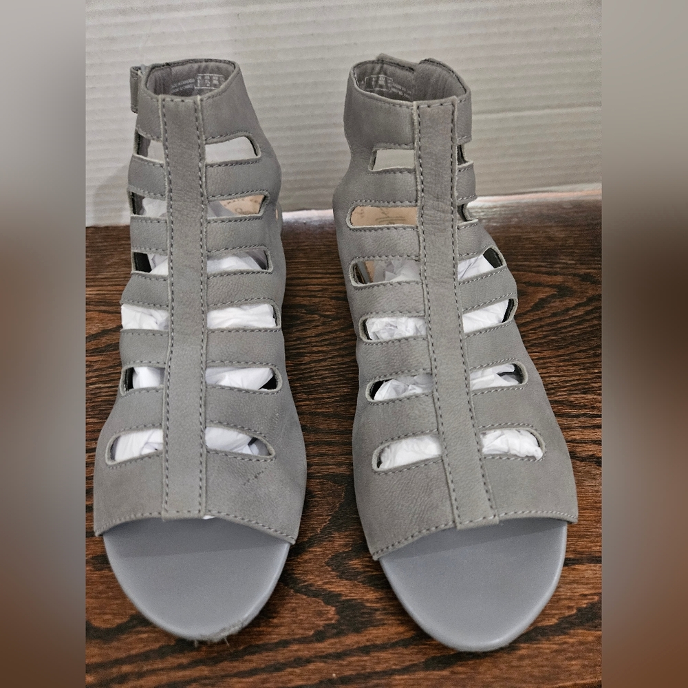 Clarks Ultimate comfort collection. Size 8.5 (1)